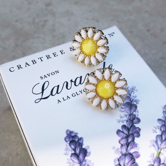 Flower Earrings - Picture 5 of 7